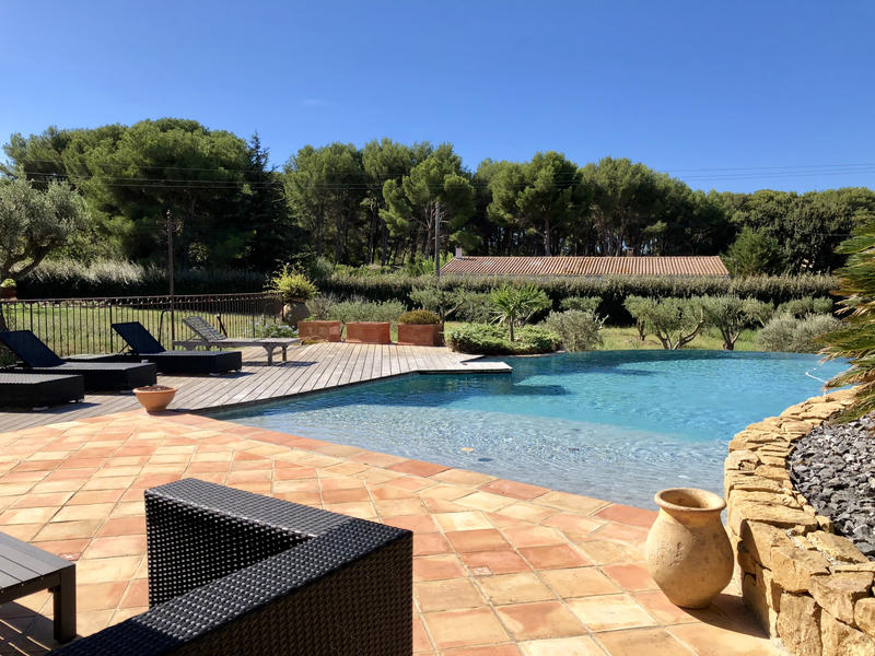 Propriété - 250 m² - 6 pièces