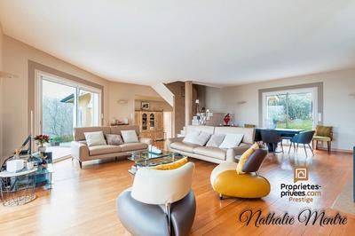 Maison - 250 m² - 7 pièces