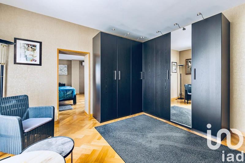 Maison - 469 m² - 12 pièces