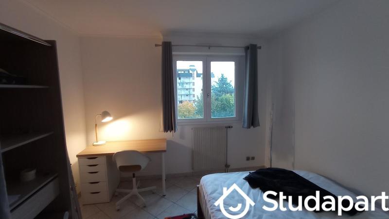 Chambre - 12 m² - 1 pièce