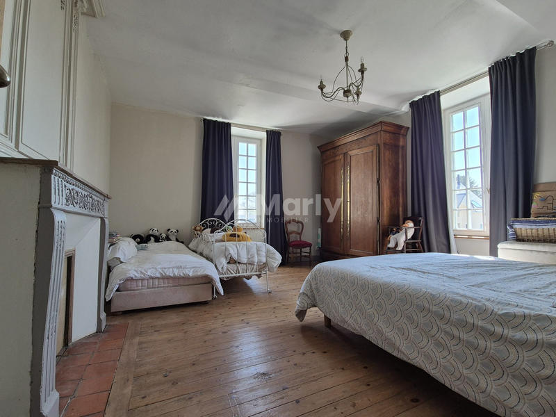 Maison ancienne - 268 m² - 7 pièces