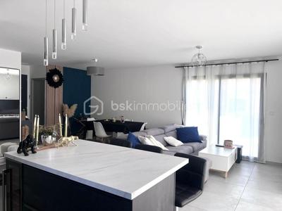 Maison - 90 m² - 5 pièces