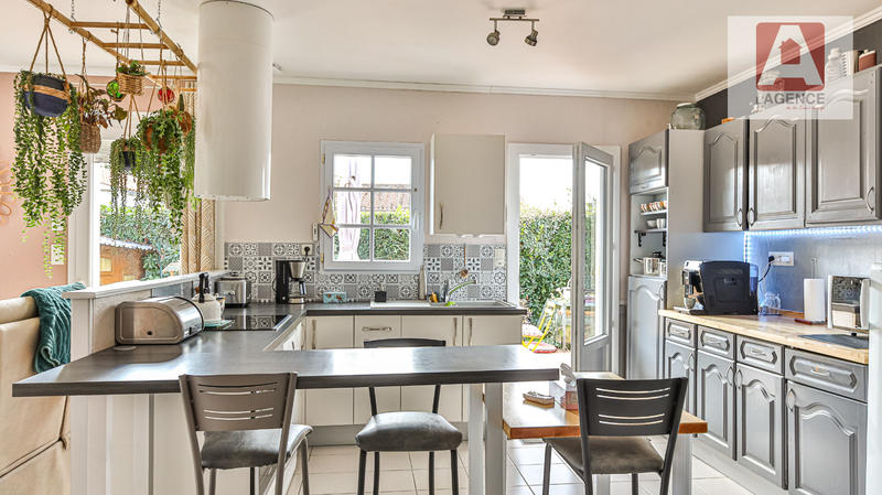 Maison - 90 m² - 3 pièces