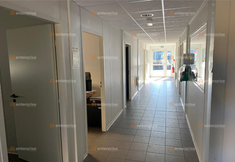 Entrepôt - 1 150 m²