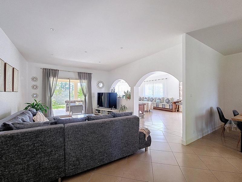 Maison - 180 m² - 8 pièces