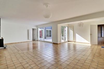 Maison - 230 m² - 9 pièces