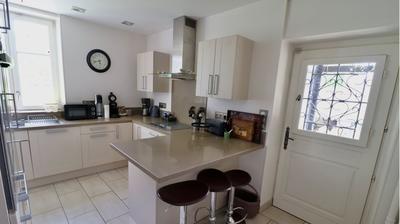 Propriété - 230 m² - 8 pièces