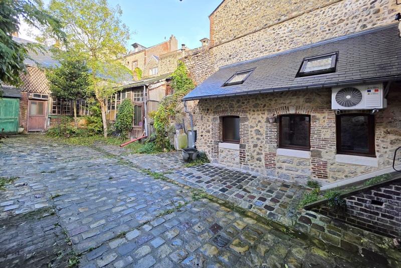 Maison - 170 m² - 10 pièces