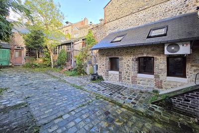 Maison - 170 m² - 10 pièces