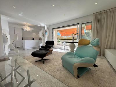 Appartement - 85 m² - 3 pièces