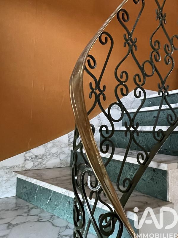 Maison - 294 m² - 13 pièces