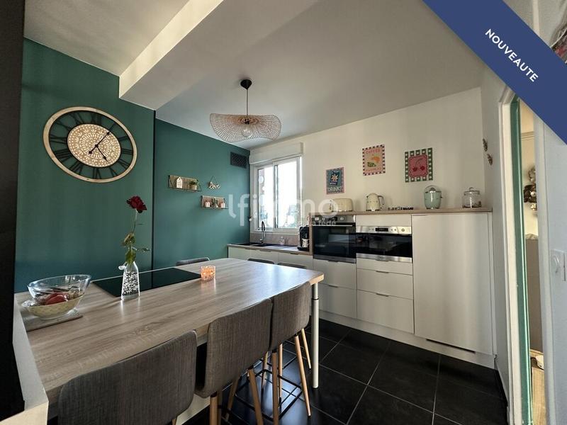 Duplex - 247 m² - 8 pièces