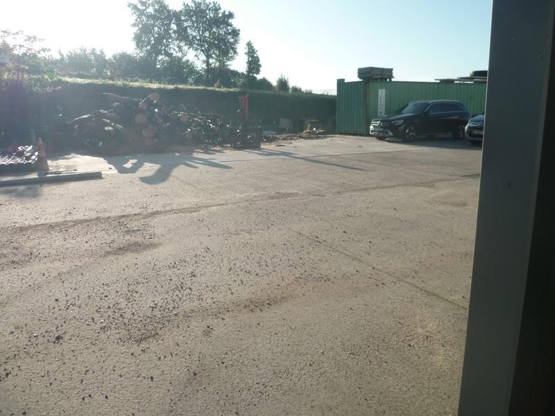 Local d'activités - 436 m²