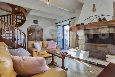 Maison en pierre - 103 m² - 6 pièces