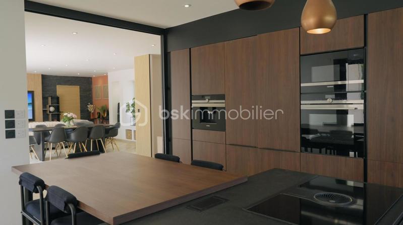 Maison - 180 m² - 6 pièces