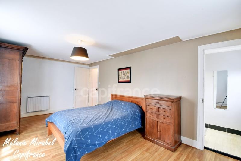 Maison - 137 m² - 6 pièces