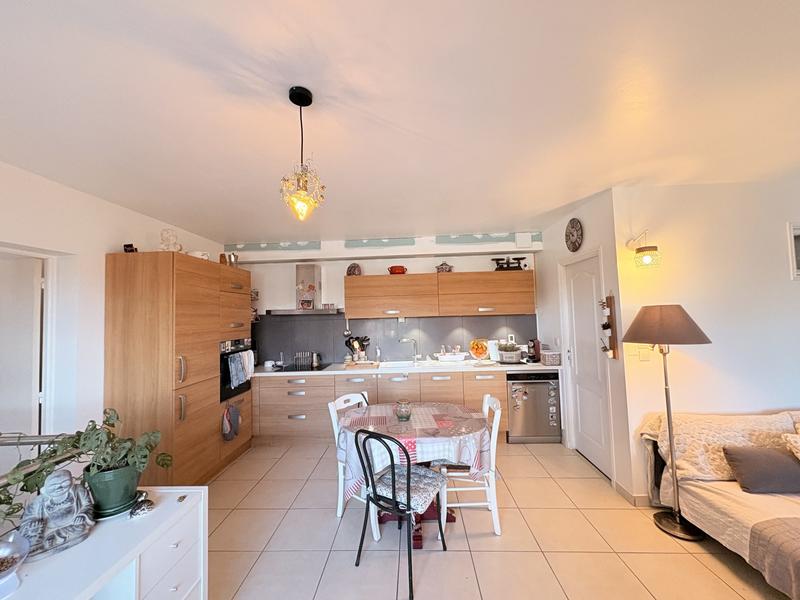 Maison - 256 m² - 10 pièces