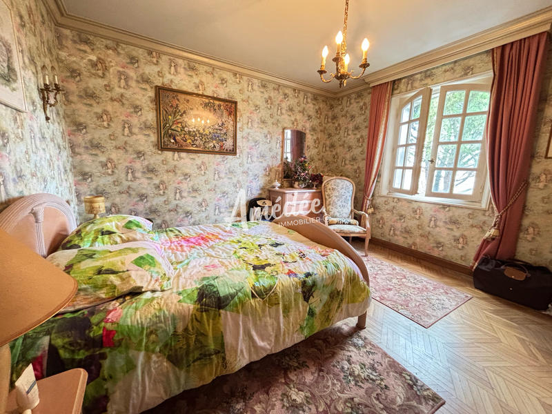 Maison traditionnelle - 228 m² - 5 pièces