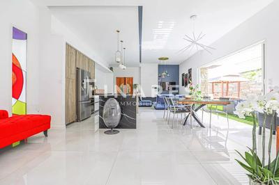 Maison - 280 m² - 4 pièces