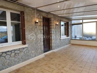 Maison - 83 m² - 5 pièces