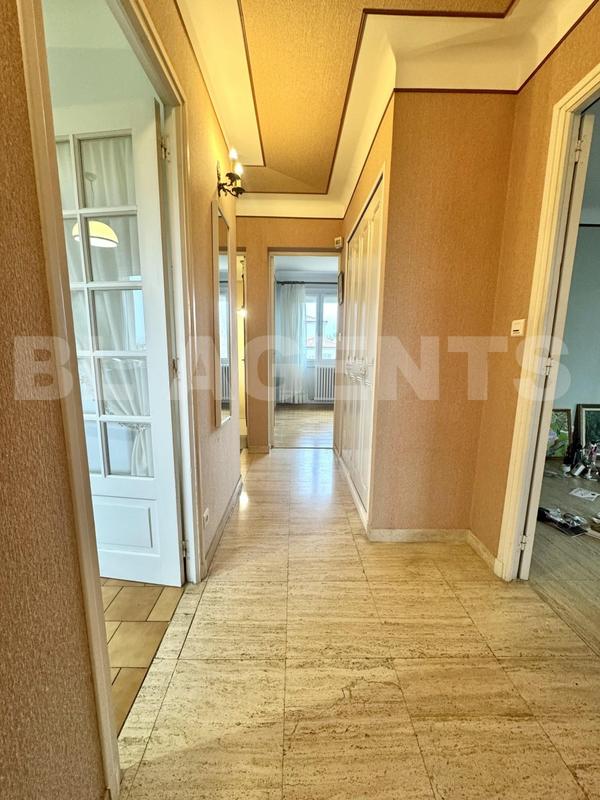 Maison traditionnelle - 90 m² - 4 pièces