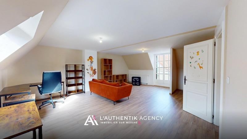 Maison traditionnelle - 192 m² - 7 pièces