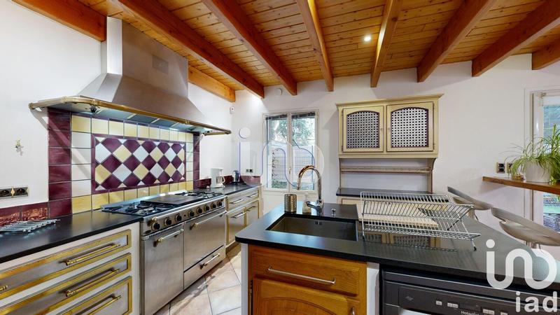 Maison - 213 m² - 6 pièces