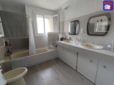 Maison - 195 m² - 7 pièces