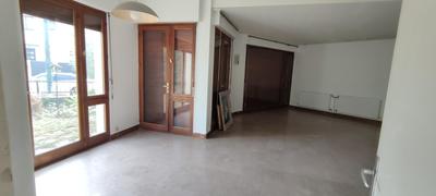 Maison - 227 m² - 10 pièces