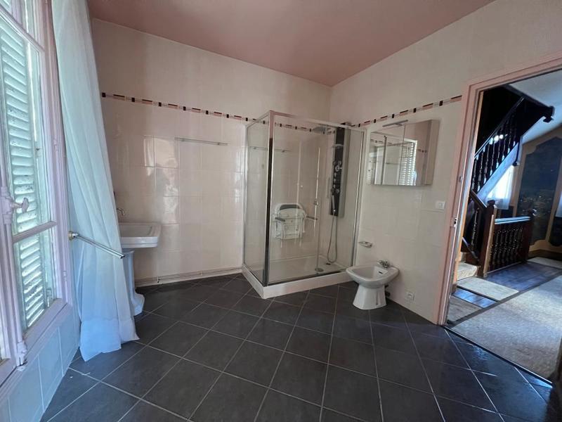 Maison - 190 m² - 7 pièces