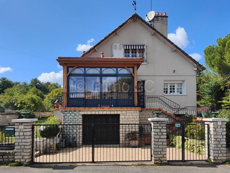 Maison de village - 203 m² - 9 pièces