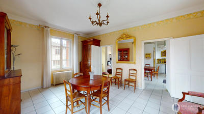 Maison - 299 m² - 8 pièces
