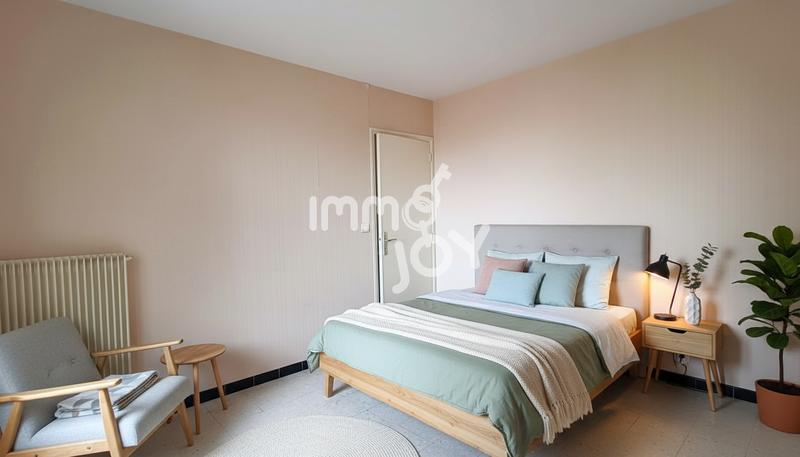 Appartement - 85 m² - 5 pièces