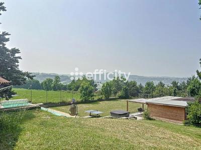 Maison - 243 m² - 5 pièces