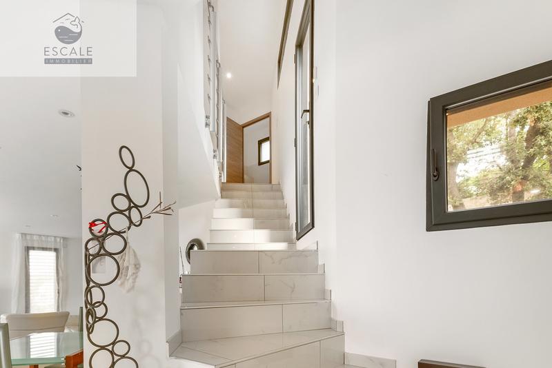 Maison - 200 m² - 6 pièces