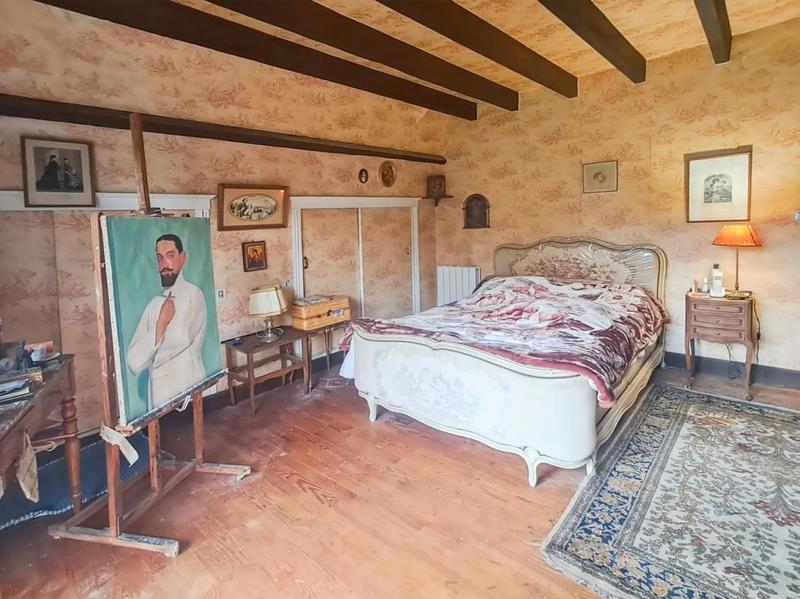 Maison - 325 m² - 11 pièces