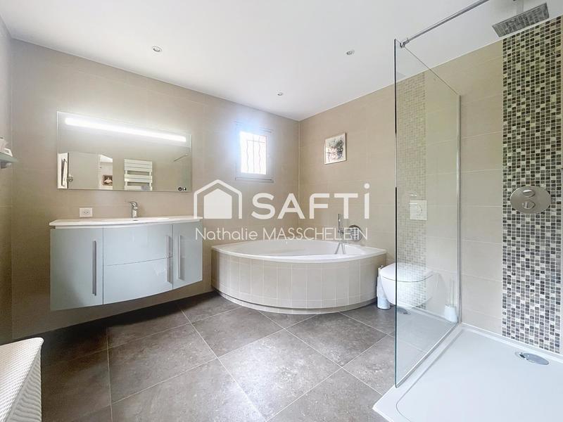 Villa - 211 m² - 7 pièces