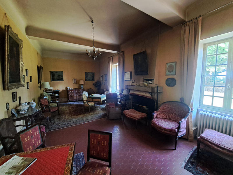 Maison - 460 m² - 15 pièces