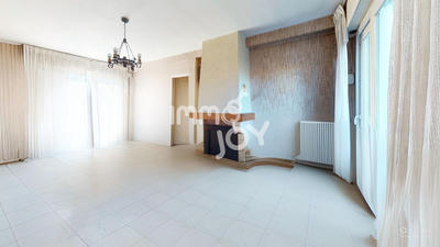 Maison - 99 m² - 5 pièces