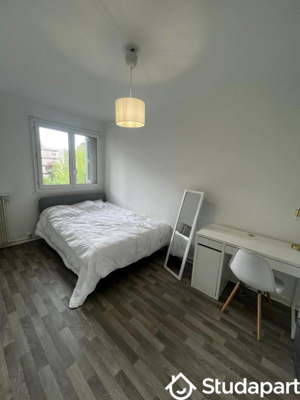 Chambre - 11 m² - 1 pièce