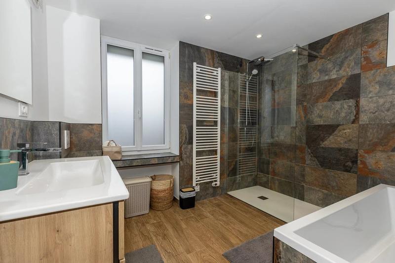 Maison - 140 m² - 6 pièces