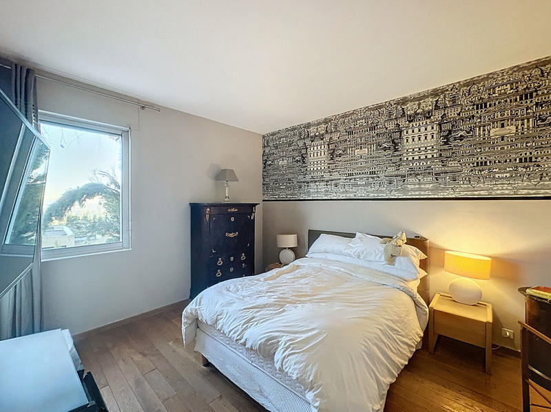 Maison - 180 m² - 8 pièces