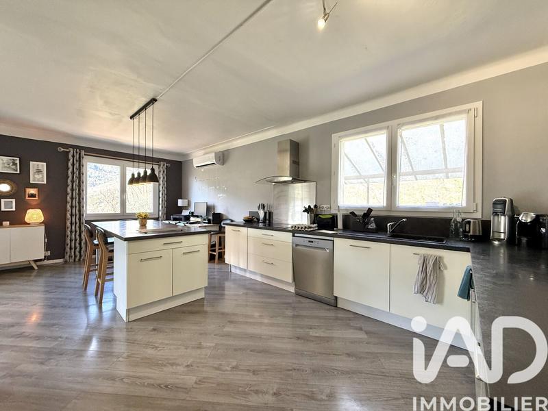 Appartement - 125 m² - 4 pièces