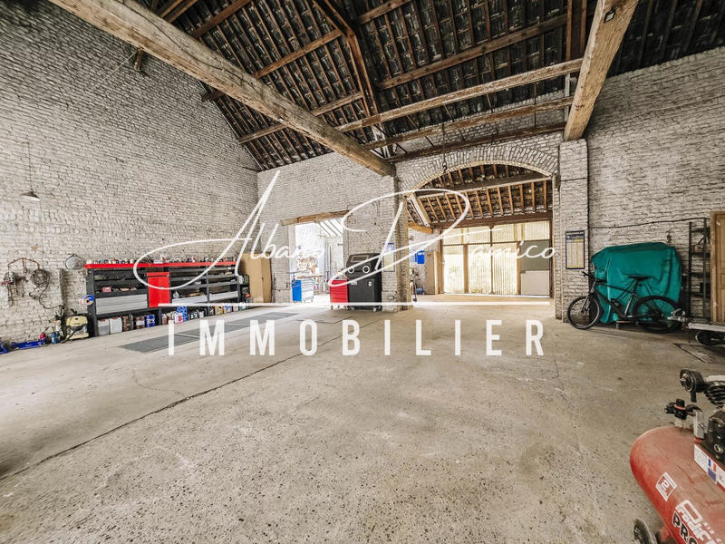 Maison - 182 m² - 9 pièces