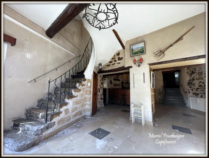 Maison - 353 m² - 13 pièces