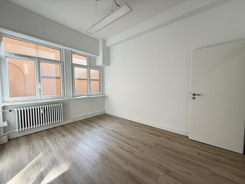 Bureau - 89 m² - 4 pièces