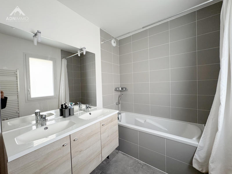 Maison - 92 m² - 4 pièces