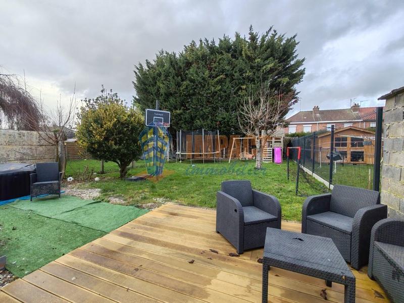 Maison - 98 m² - 4 pièces