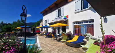 Propriété - 660 m² - 20 pièces