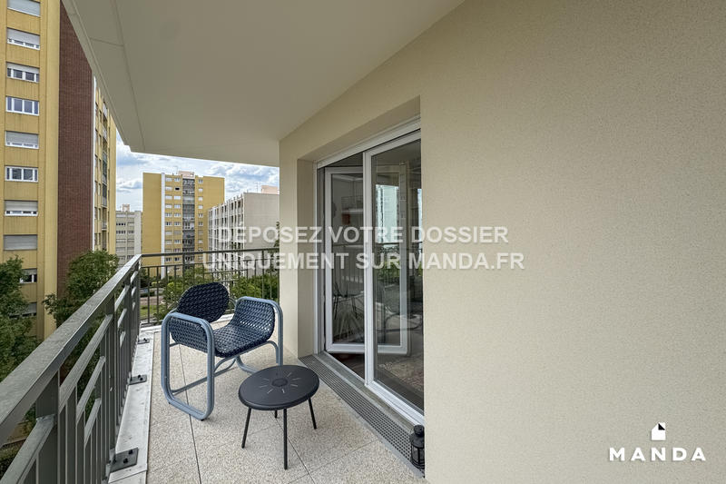 Chambre - 9 m² - 4 pièces